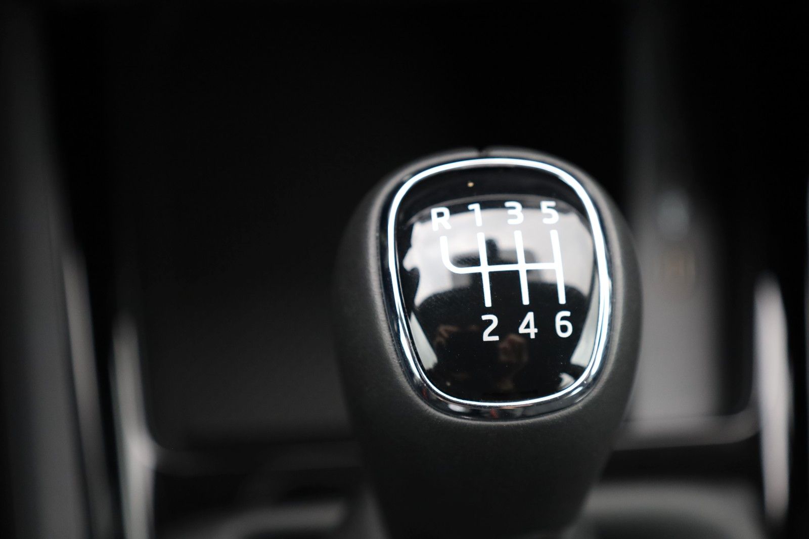 Fahrzeugabbildung SKODA Kamiq 1.0 Ambition *AHZV*5J.GAR*SHZ*Kamera