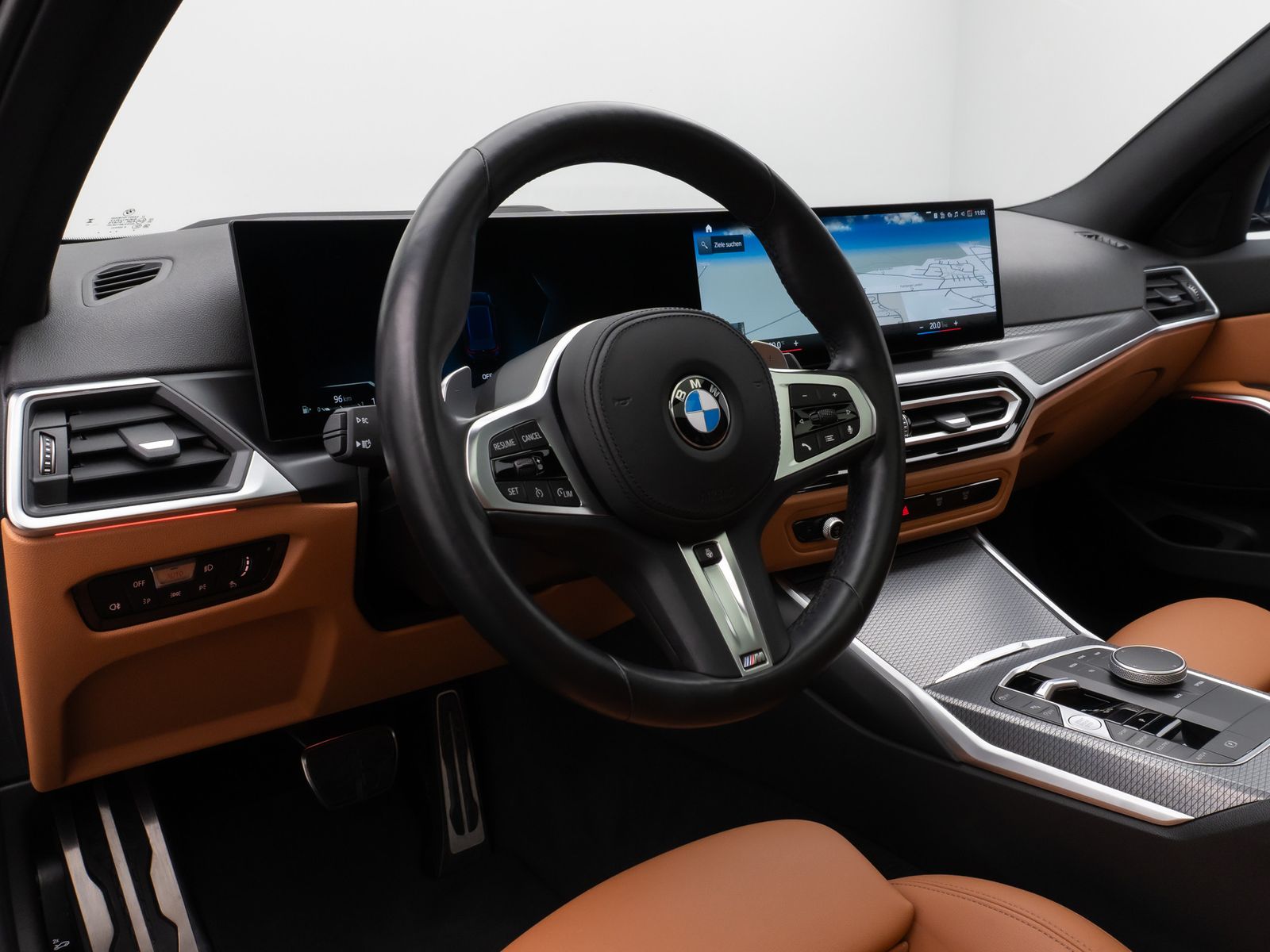 Fahrzeugabbildung BMW 330i xD M Sport Panorama Kamera HUD HiFi Komfort