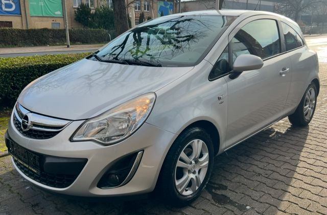 Opel Corsa D Satellite