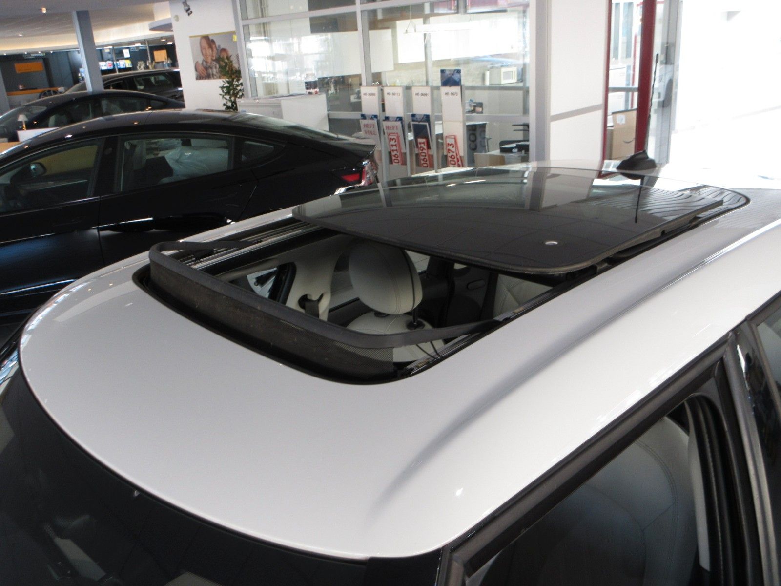 Fahrzeugabbildung MINI Mini Cooper Classic Trim LED/NAVI/SHZ/PANO/LEDER