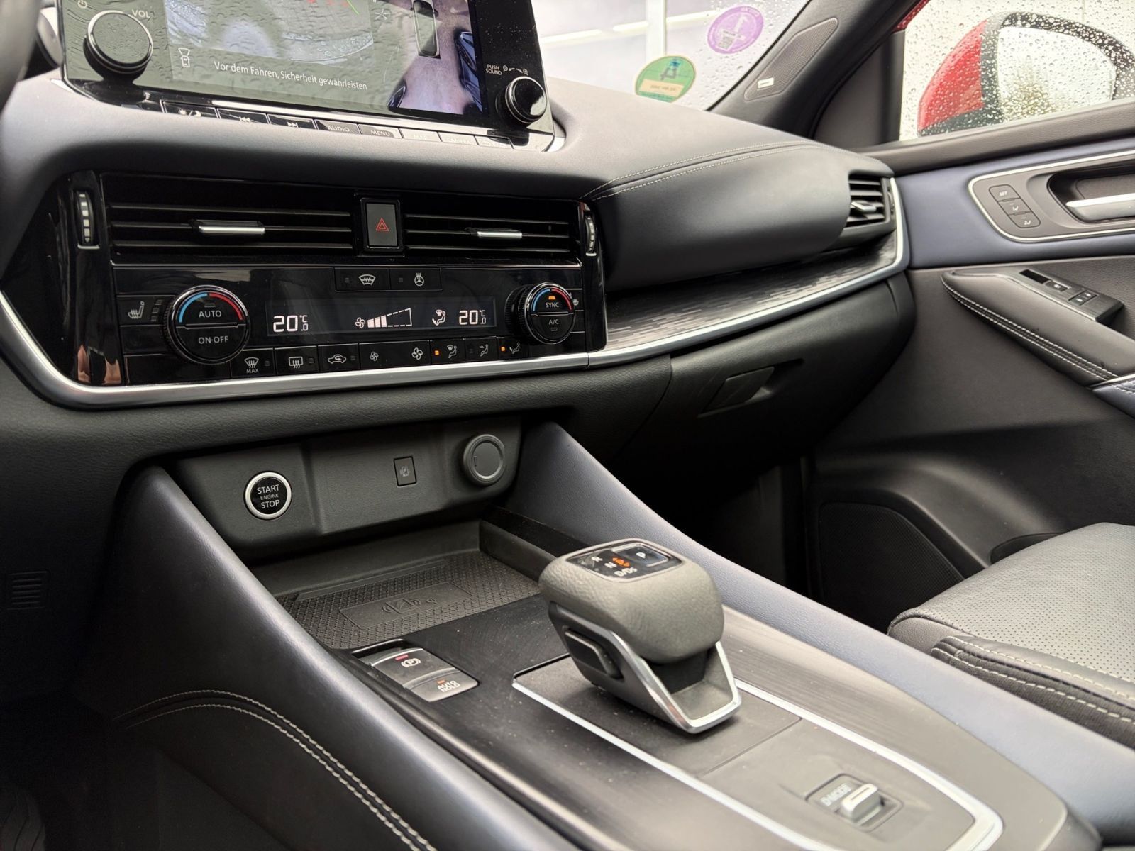 Fahrzeugabbildung Nissan Qashqai 1.3 DIG-T Tekna+*Navi*360°Kamera*Pano*