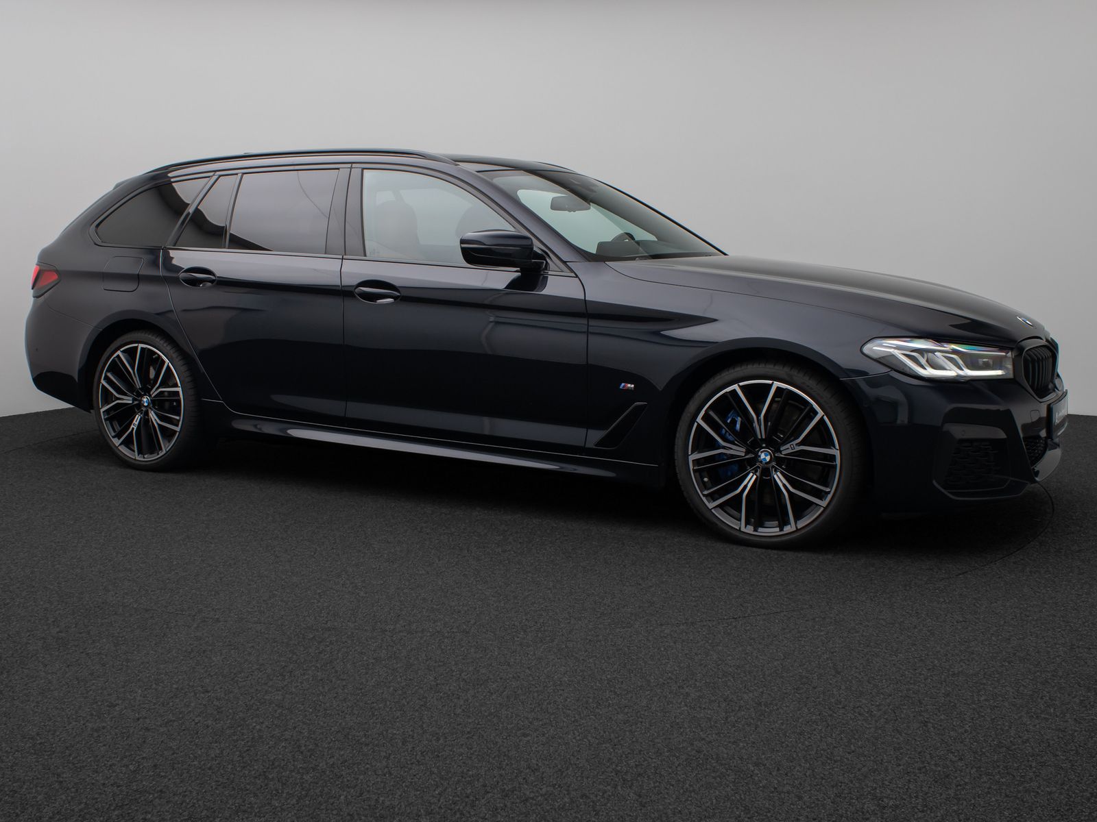 Fahrzeugabbildung BMW 530d xD M Sport Pano Kamera Laser HUD H/K 20Zoll