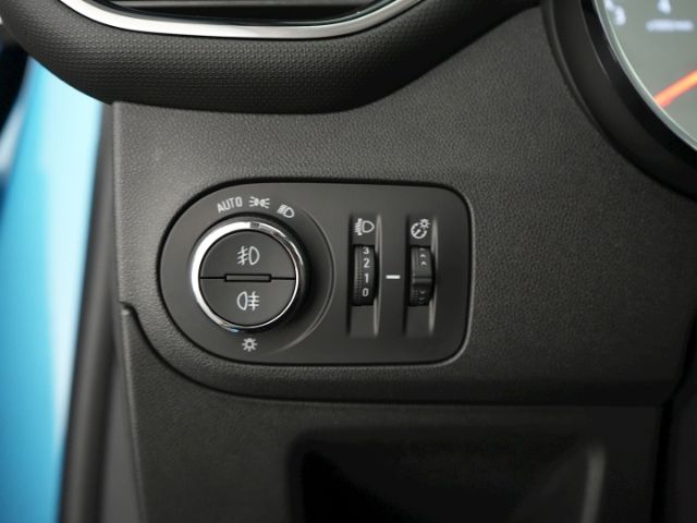 Crossland X INNOVATION+AHK+CARPLAY+SITZ-/LENKRAD