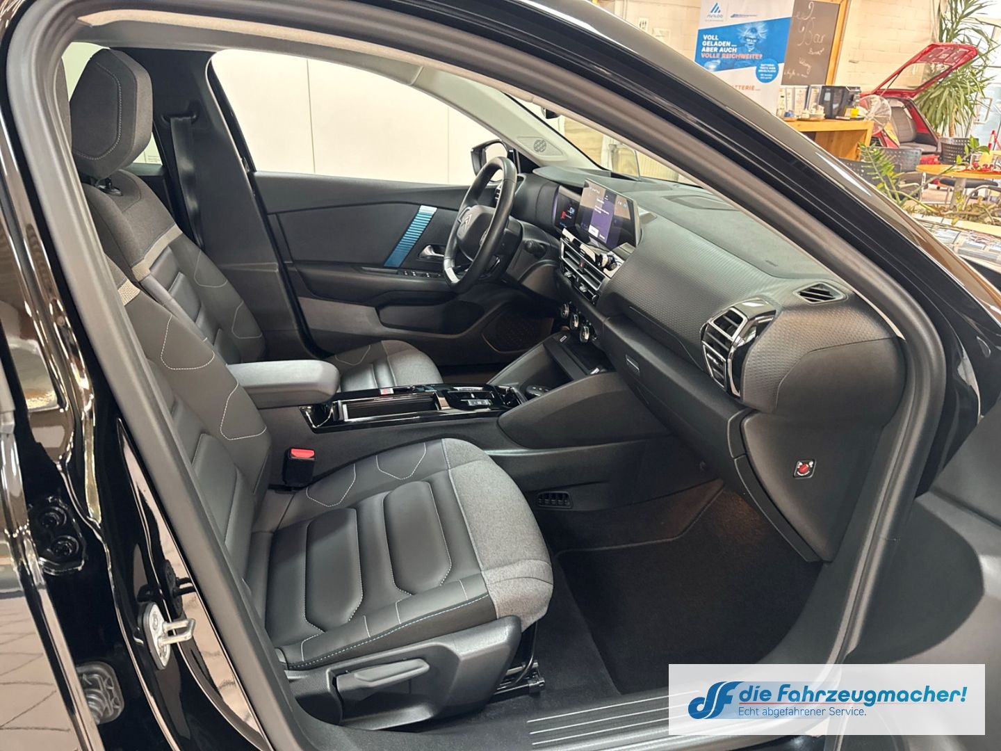 Fahrzeugabbildung Citroën C4 E- Shine HUD Navi 360 Kamera LED Apple CarPla