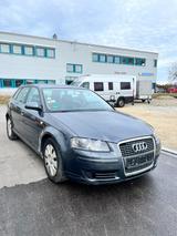Audi A3 Sportback 1.8 TFSI Attraction - Audi A3 mit Benzin-Antrieb: Kombi, 1.8