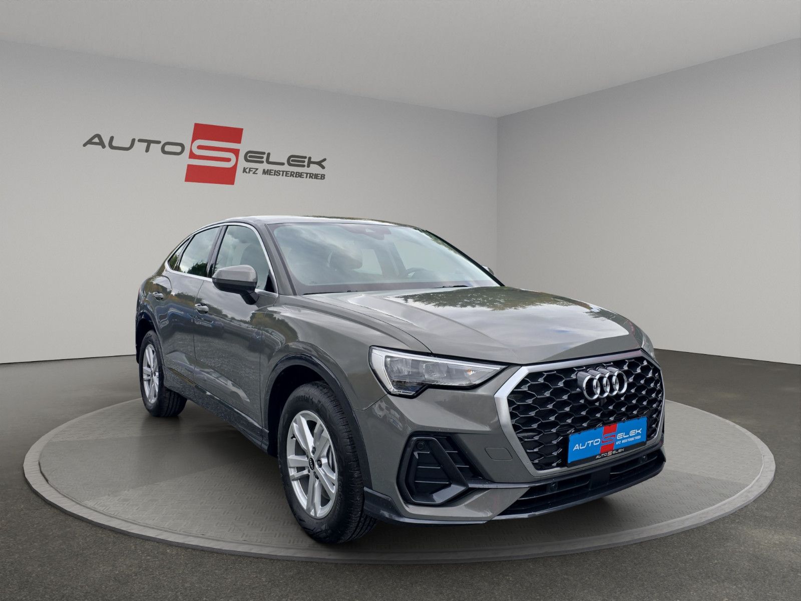 Fahrzeugabbildung Audi Q3 Sportback 45 TFSI e basis(EURO6d)