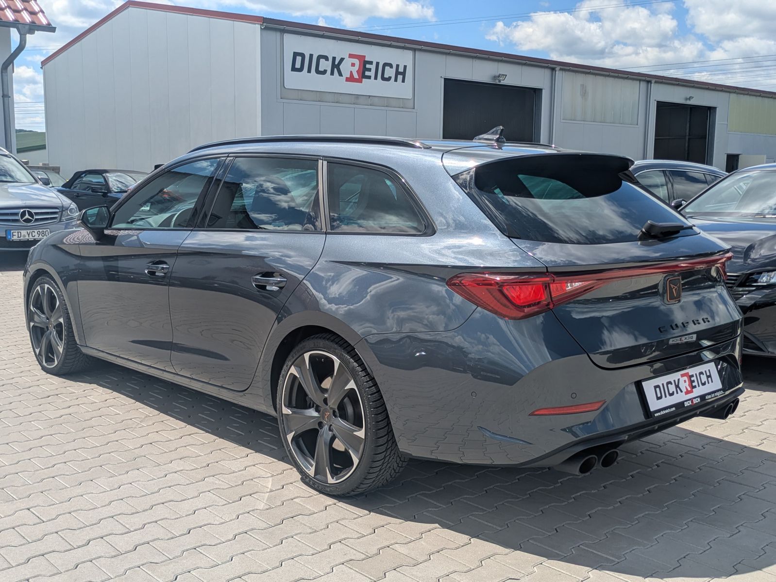 Fahrzeugabbildung CUPRA Leon VZ 2.0TSI 4Drive ACC*PANO*MATRIX*DCC*LM19"