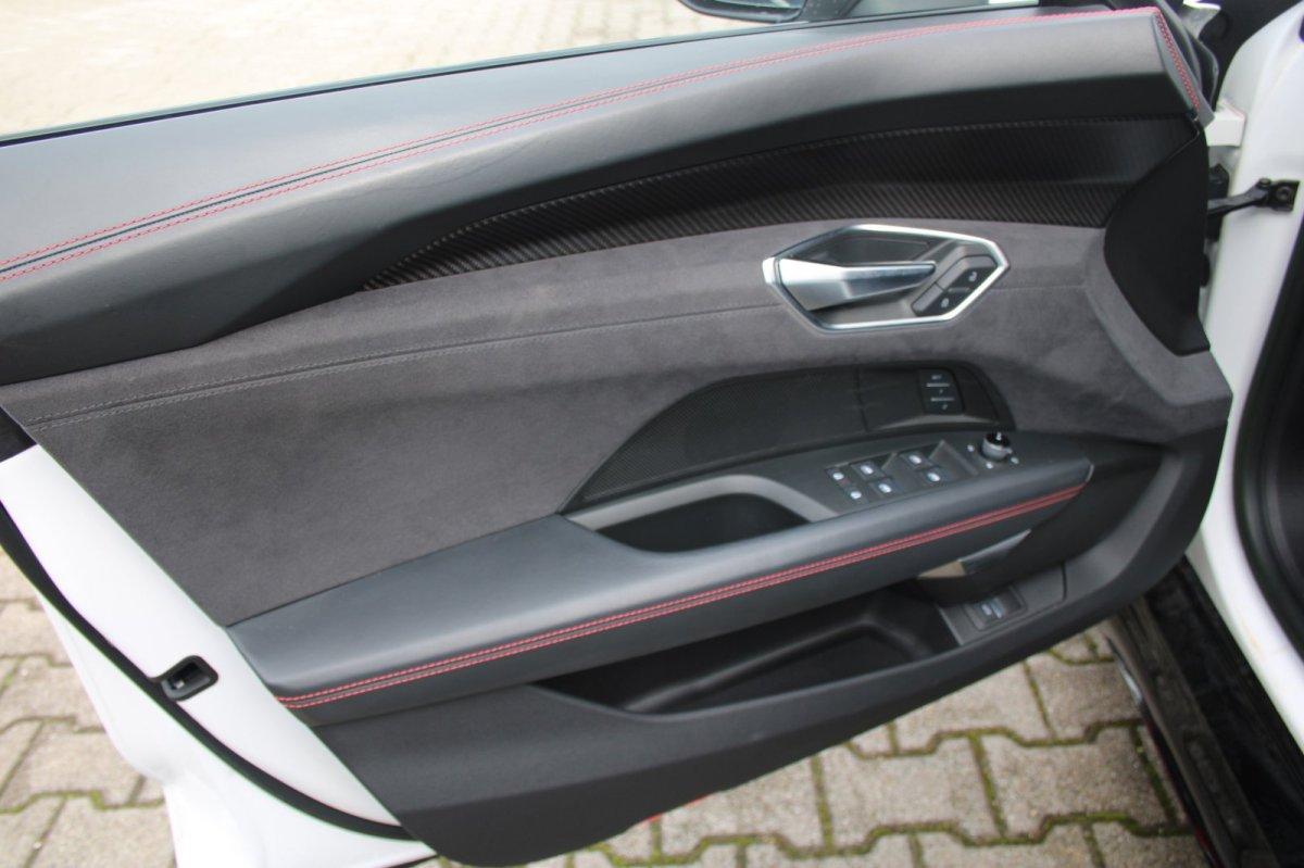 Audi e-tron RS GT quattro Carbon Matrix Top-View Pano