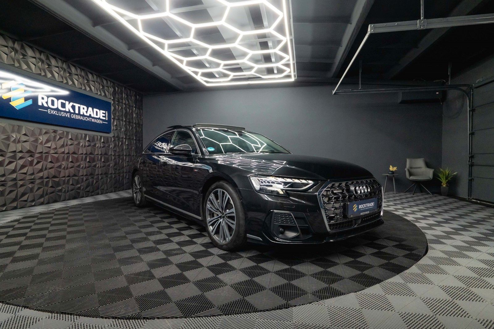 Fahrzeugabbildung Audi A8 60 TFSIe quattro S-Line *Dynamik*Pano*Massage