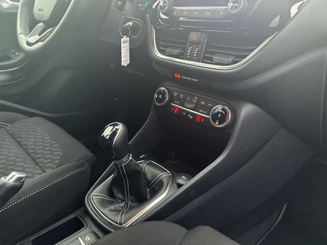 Ford Fiesta Titanium Kamera+Temp+Winter-P.+LED+PDC v+