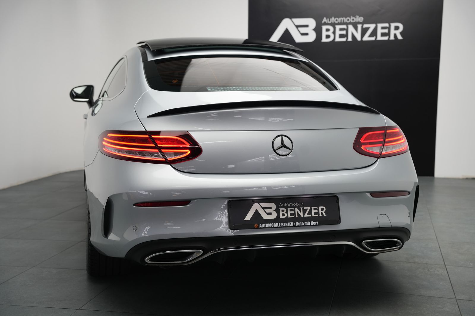 Fahrzeugabbildung Mercedes-Benz C 220d *AMG*Panorama*Ambiente*MBUX*SHZ*