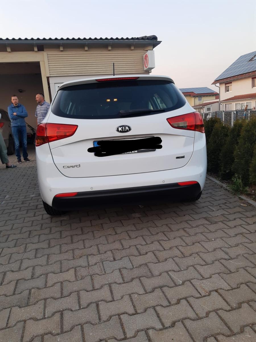 Kia cee'd 2012 — rear view