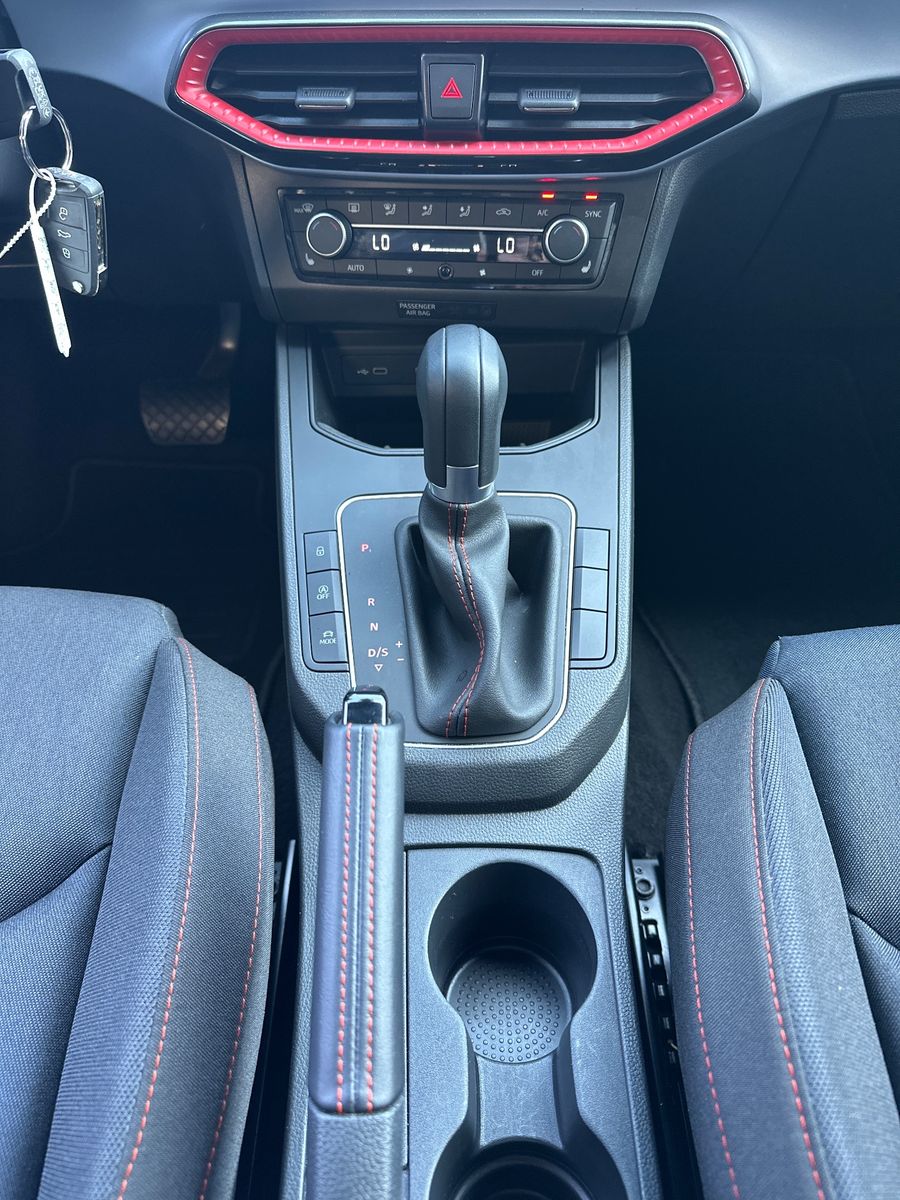 Fahrzeugabbildung SEAT Ibiza FR 1.0 TSI DSG NAV+LED+PDC+DAB+GANZJAHRES