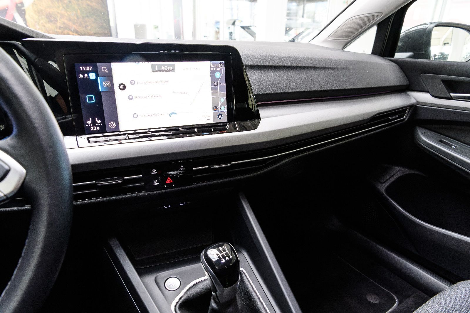 Fahrzeugabbildung Volkswagen Golf VIII Life +Navi +SHZ +ALU +LED +PDC