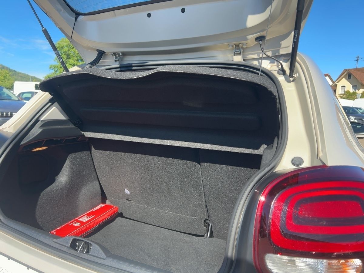 Fahrzeugabbildung Citroën C3 1.2 PureTech 110 Max Navi EPH Klimmaut.
