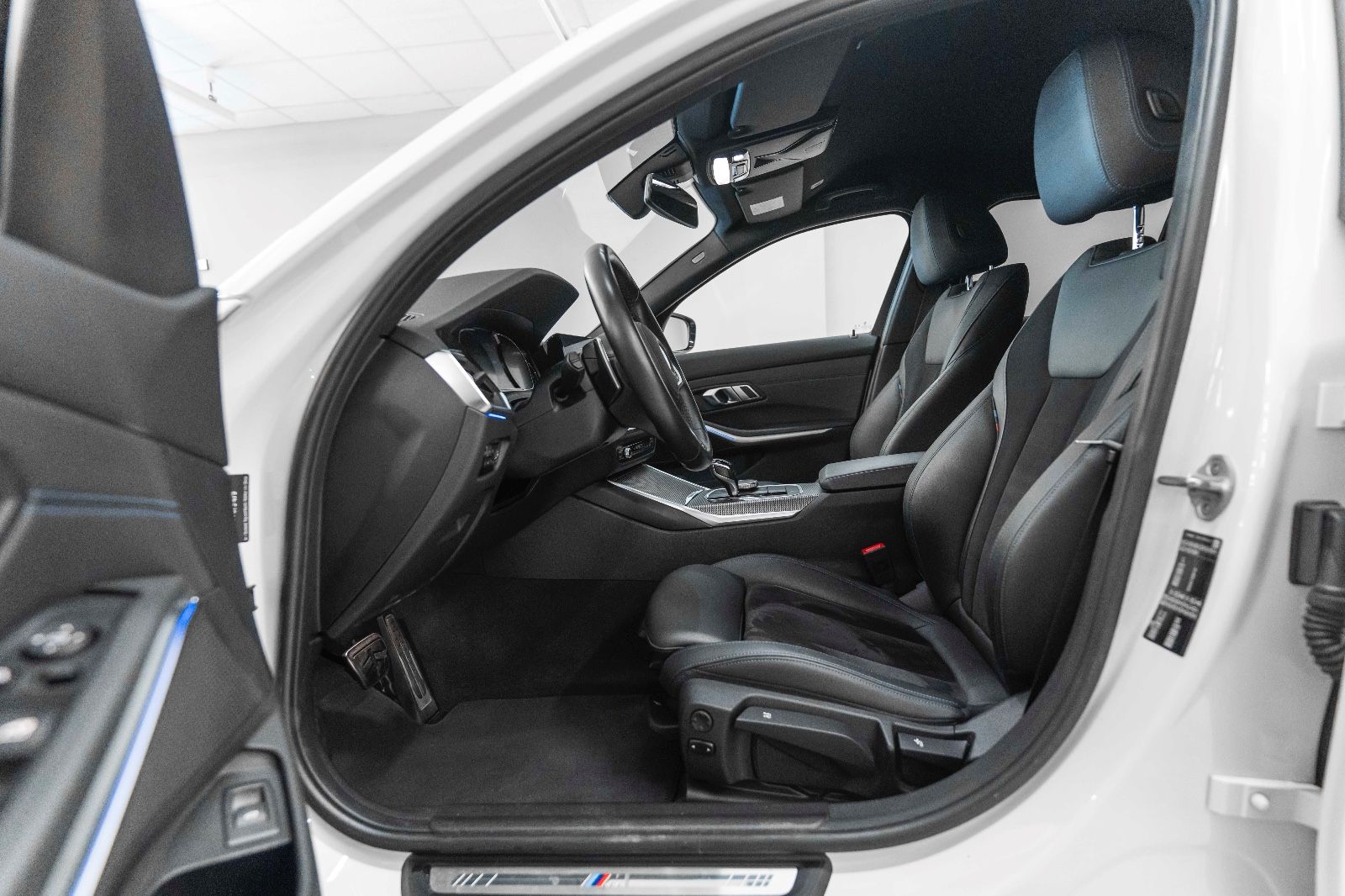 Fahrzeugabbildung BMW 320d Touring  M Sport PDC SZH