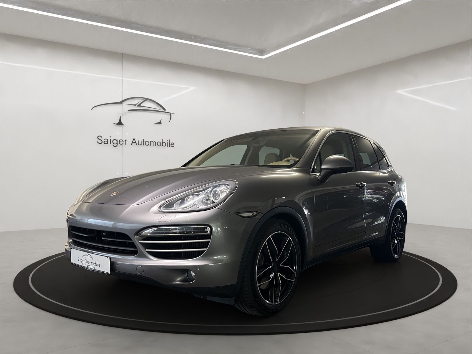 Porsche Cayenne - 1