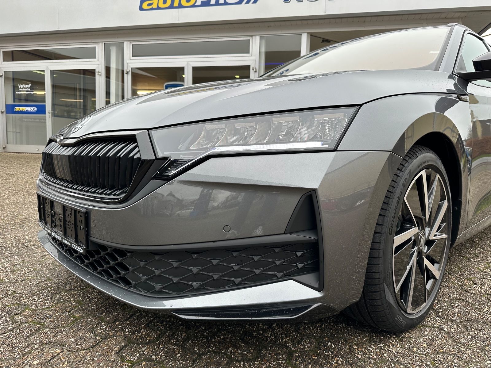 Fahrzeugabbildung SKODA Octavia Combi 1.5 TSI Sportline DSG Navi/ACC/APP