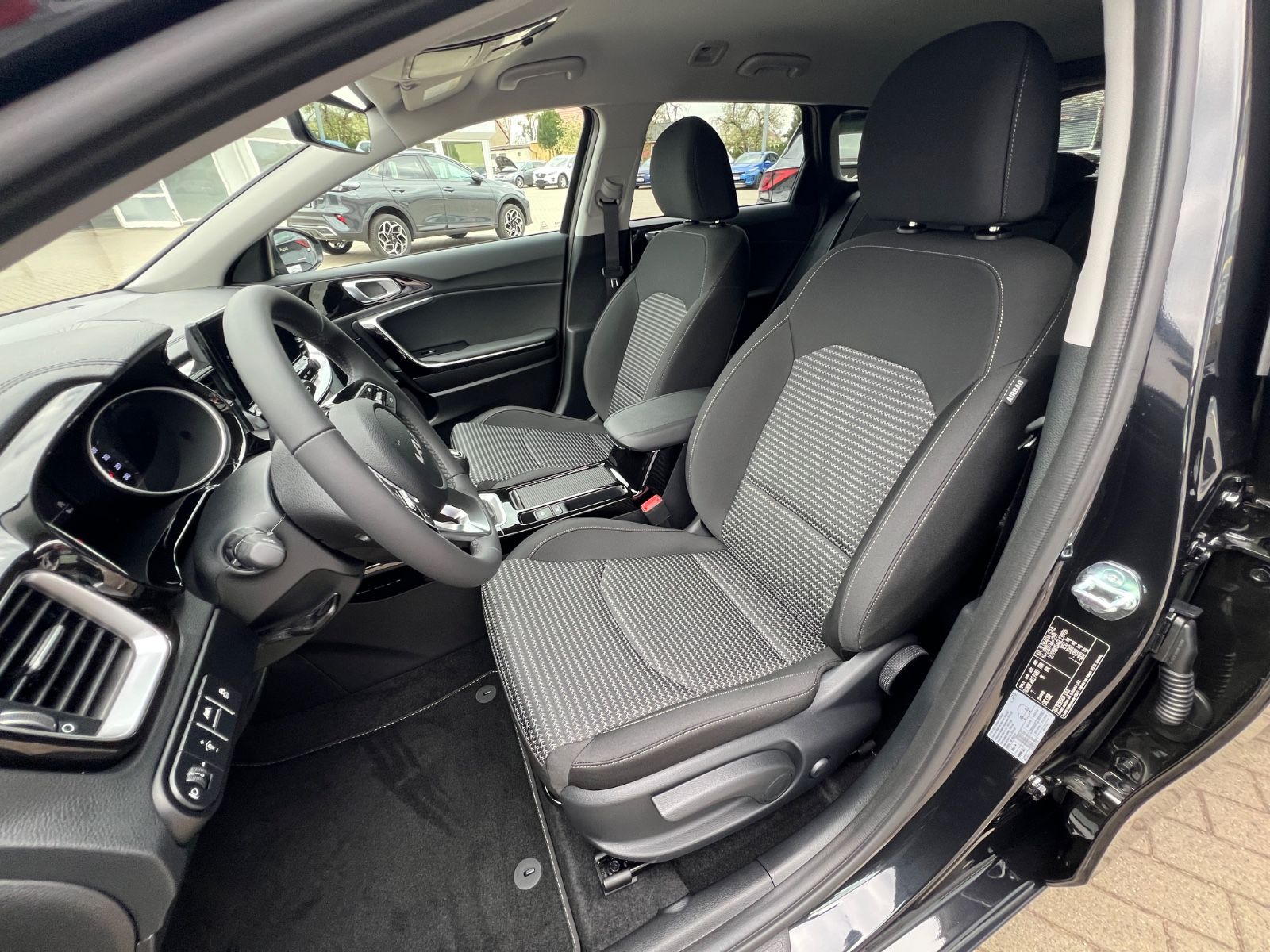 Fahrzeugabbildung Kia Ceed Sportswagon 1.5 T-GDI 140 PS UltiBL STY JBL