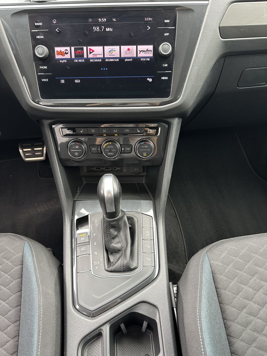 Fahrzeugabbildung Volkswagen Tiguan 1.5 TSI DSG IQ-DRIVE NAV+ACC+SHZ+17ZO+1HD