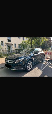 MERCEDES-BENZ MERCEDES GLA 200
