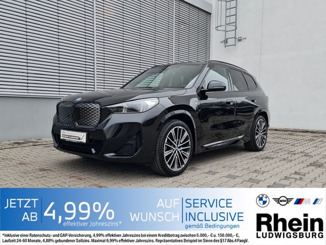 BMW iX1 xDrive30 M Sport Navi.LED.HuD.360°.AHK.Pano