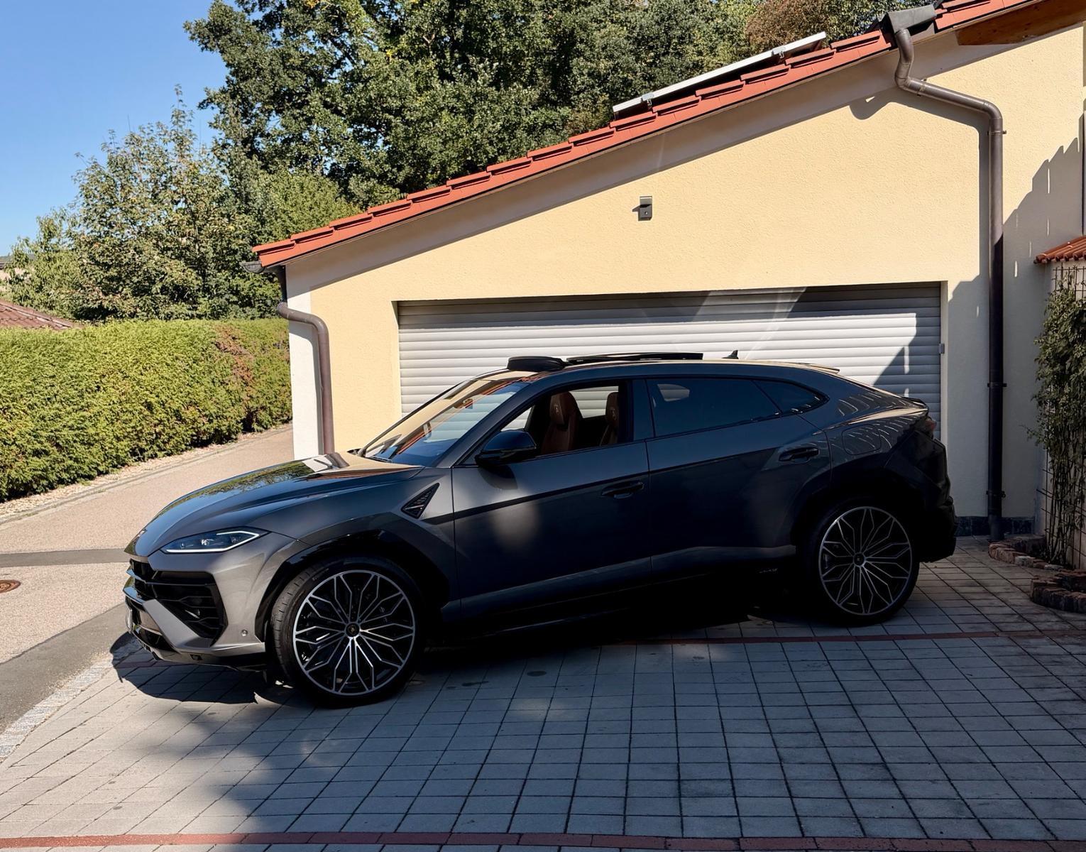 Lamborghini Urus*SE*PANO*B&O*MASSAGE*MWST*