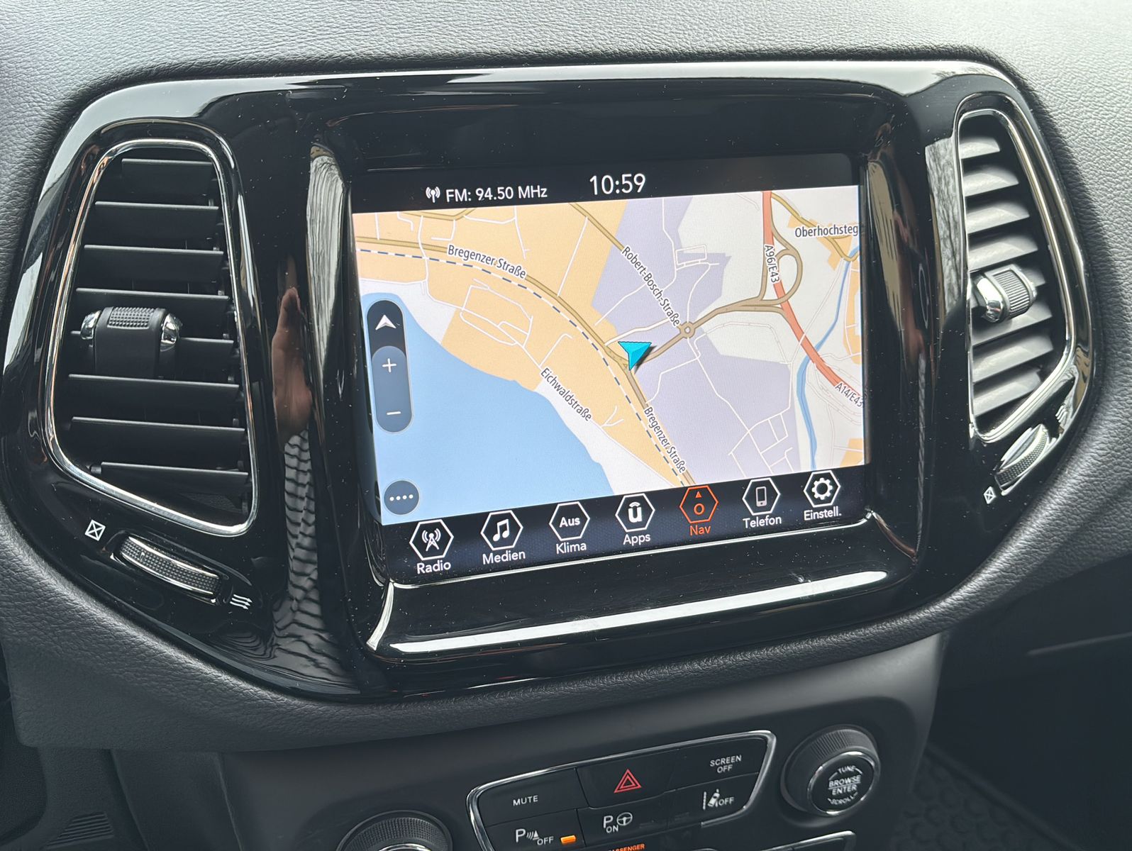 Fahrzeugabbildung Jeep Compass Limited FWD