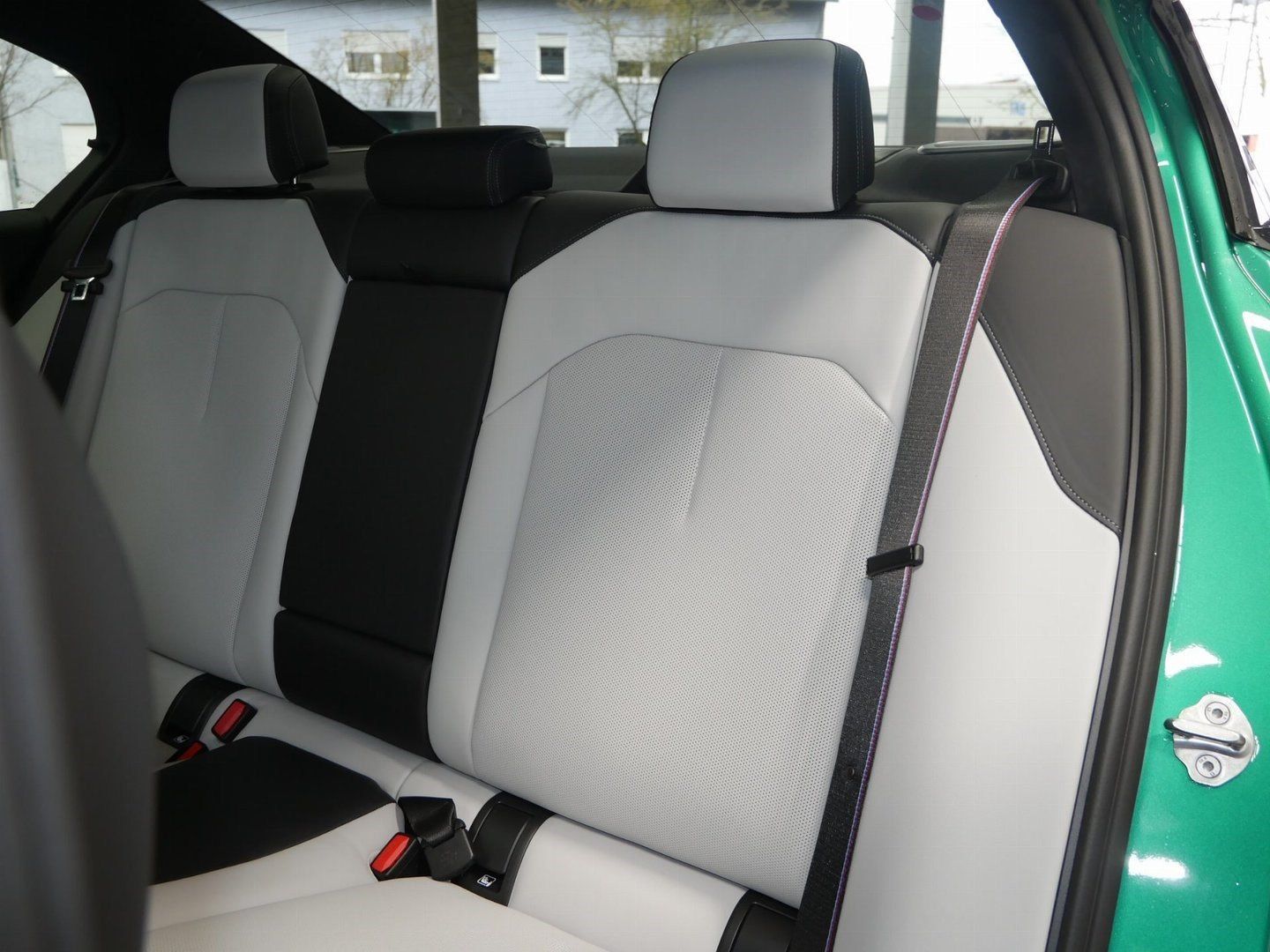 Fahrzeugeinzelansicht 17 Fahrzeugabbildung BMW M5 Limousine |Sitzbelüftung |Glasdach |Bowers&Wi