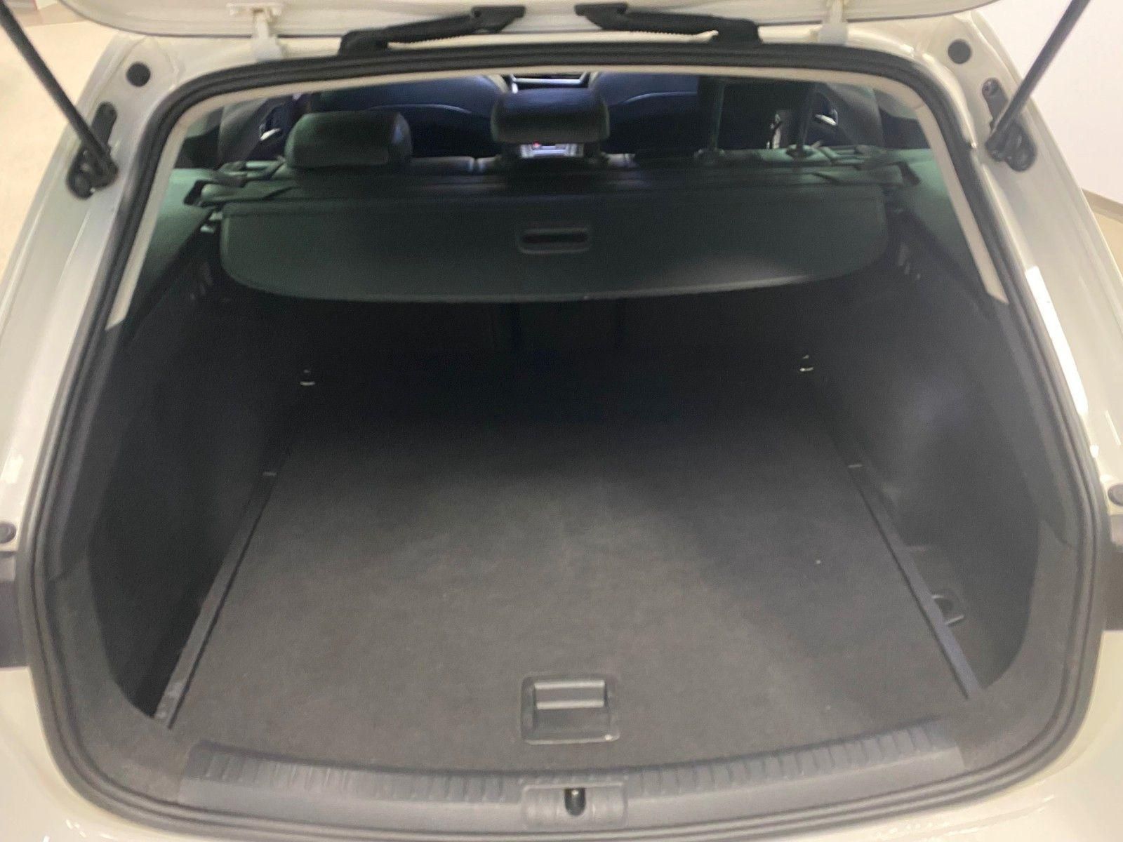 Fahrzeugabbildung SEAT Leon 1.5 TSI FR Sportstourer+ACC+AHK+KAMERA+ST+
