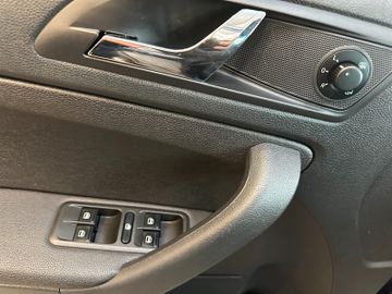 Skoda Yeti Edition *1. Hand*Klima*SHZ*AHK*Bi-Xenon*