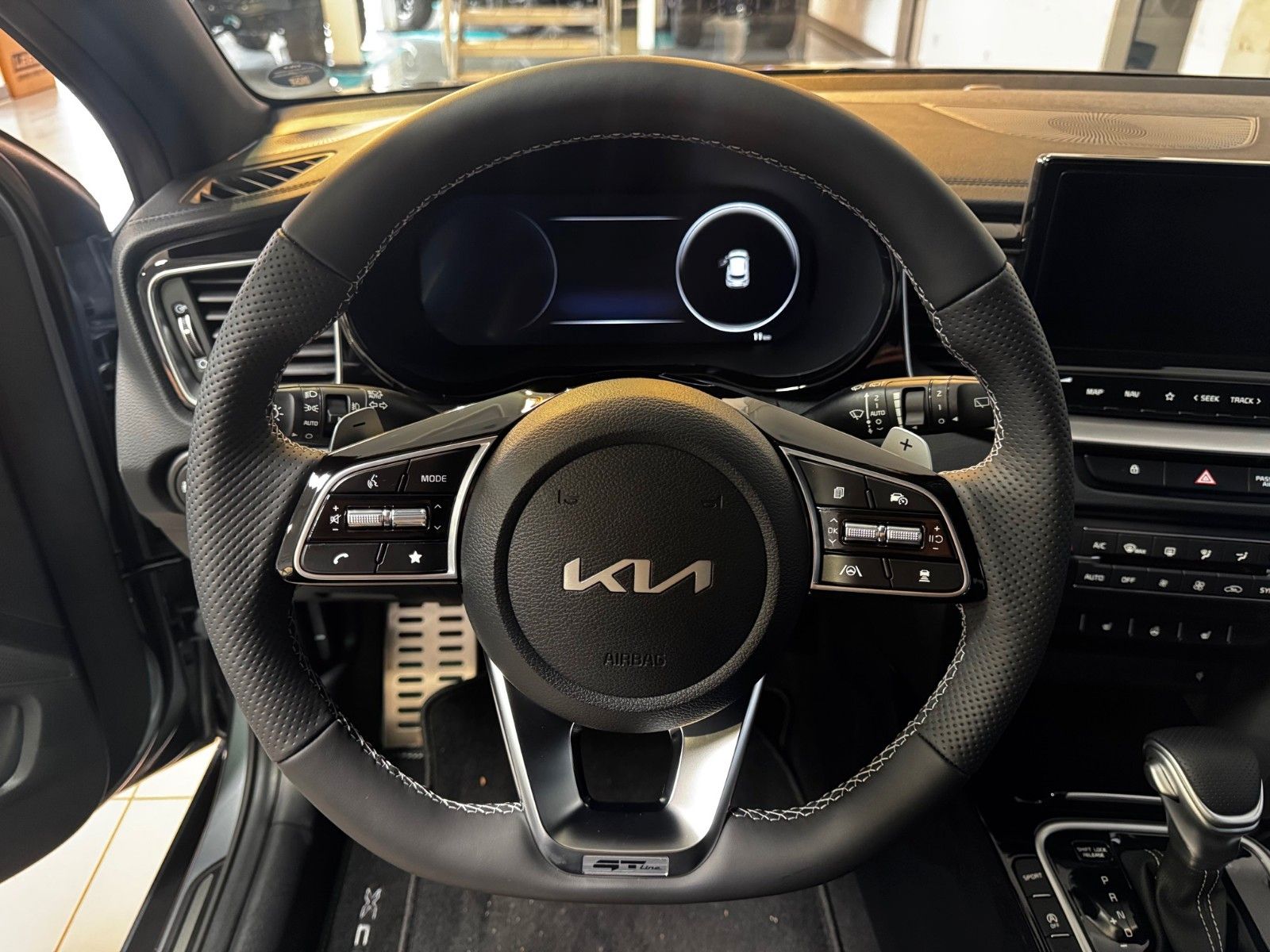 Fahrzeugabbildung Kia XCEED 1.6T 180PS GTL LEDER NAVI KAMERA KLIMAAUT.
