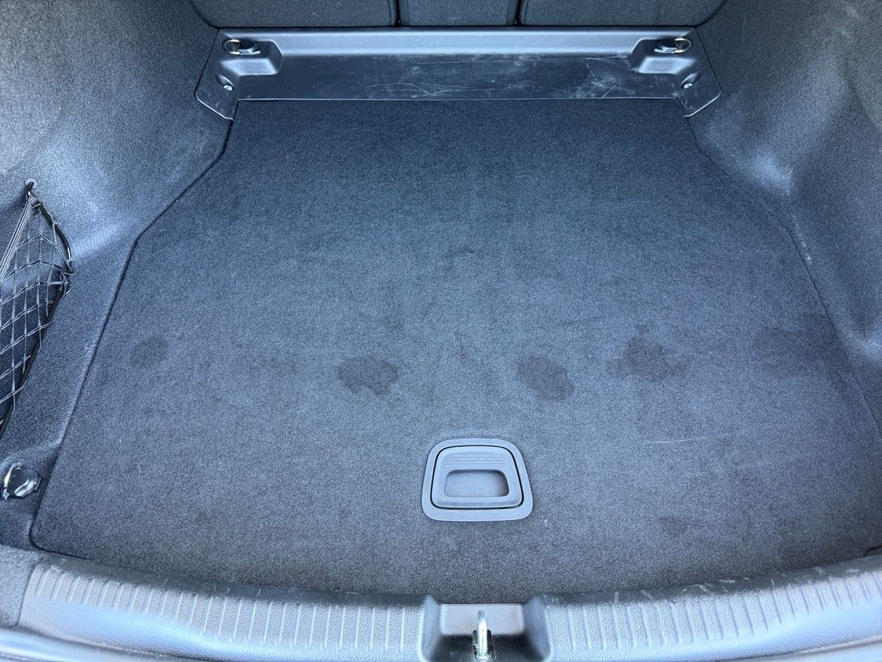 Fahrzeugabbildung Mercedes-Benz C 180 AMG+NIGHT+LENKRADHEIZ+AMBIENTE+KAMERA+