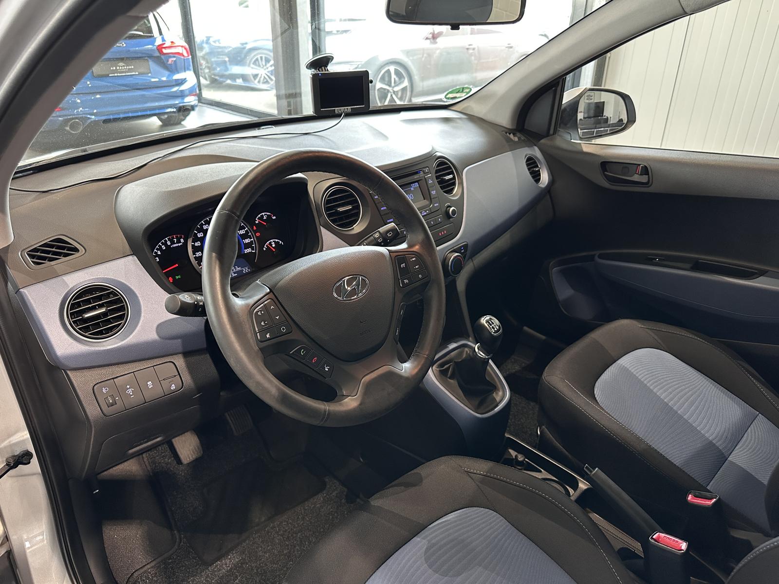 Hyundai i10 FIFA World Cup Edition *SHZ, LENKRADHZ.*