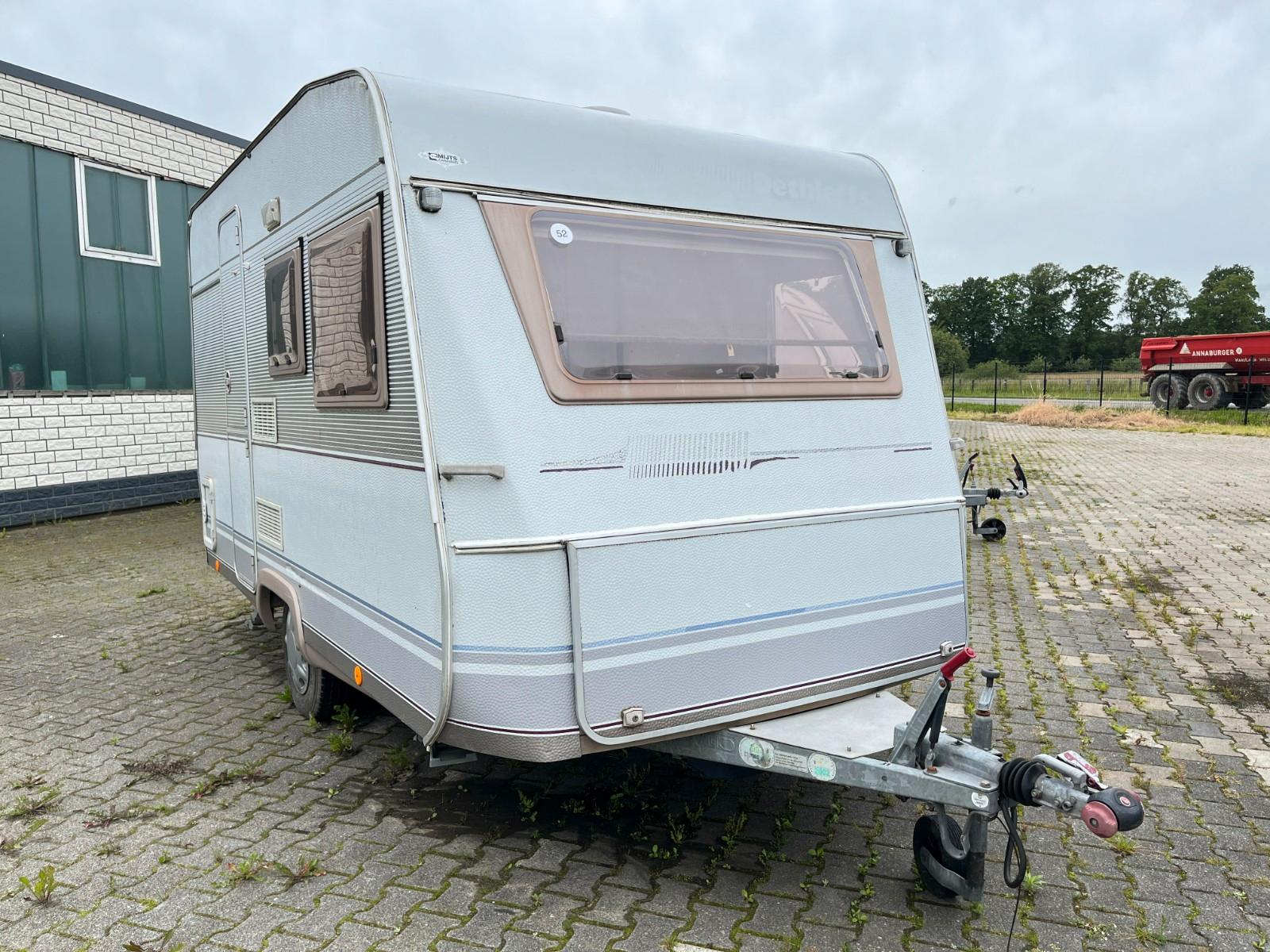Dethleffs NEW LINE RM2A - Seitensitz/Querbett