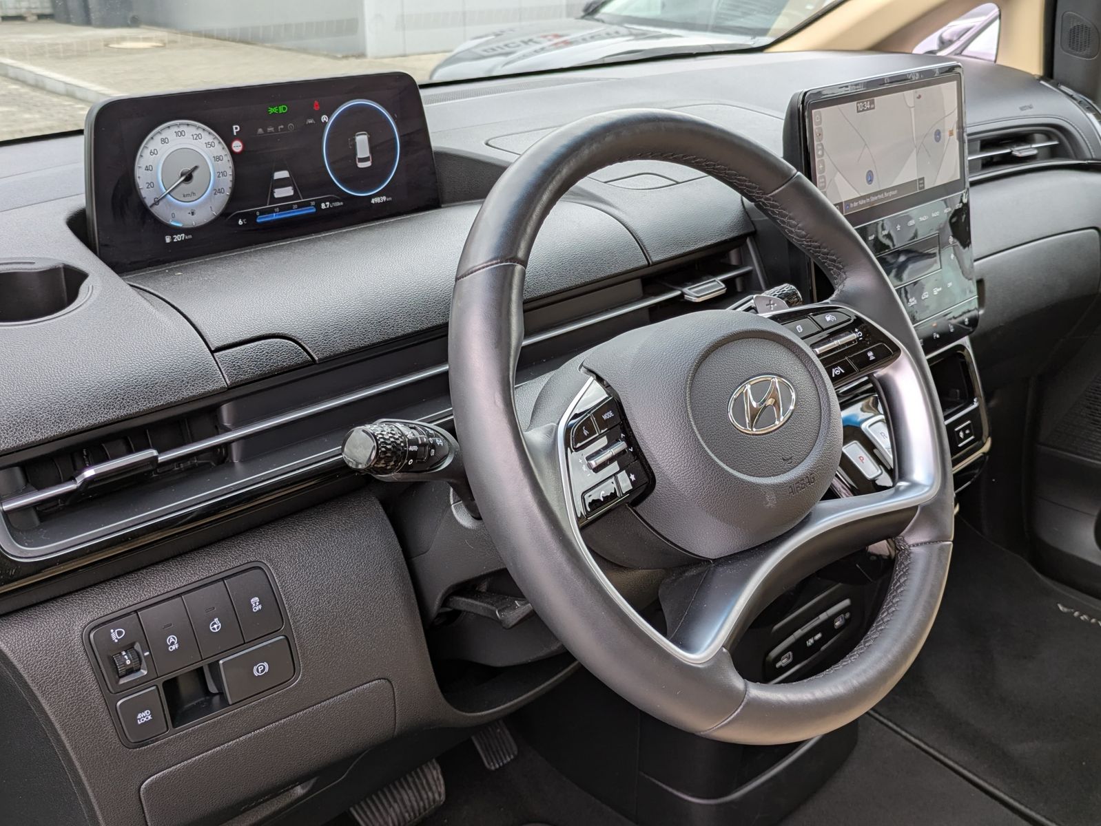 Fahrzeugabbildung Hyundai Staria 2.2 CRDi 4WD Prime*9*LED*PANO*360°KAM*ACC