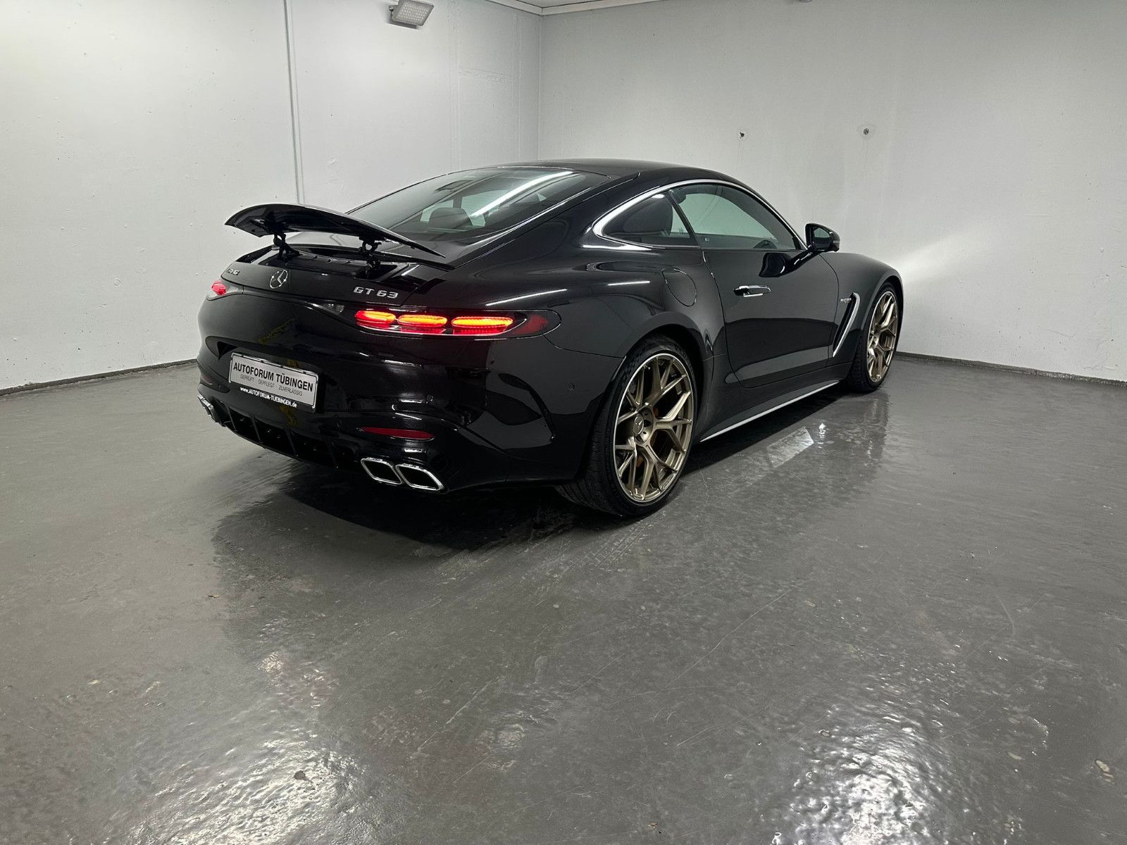 Fahrzeugabbildung Mercedes-Benz AMG GT 63 4MATIC+ *KERAMIK*PREMIUM*MANUFAKTUR*