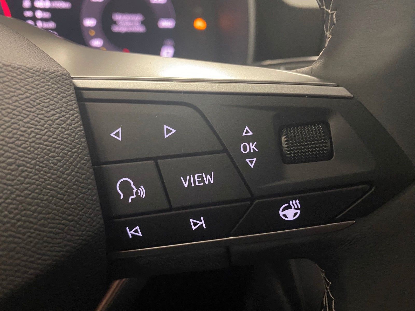 Fahrzeugabbildung SEAT Leon 1.5 TSI STYLE+R Kamera+ACC+3 Zonen KLIMA+BC