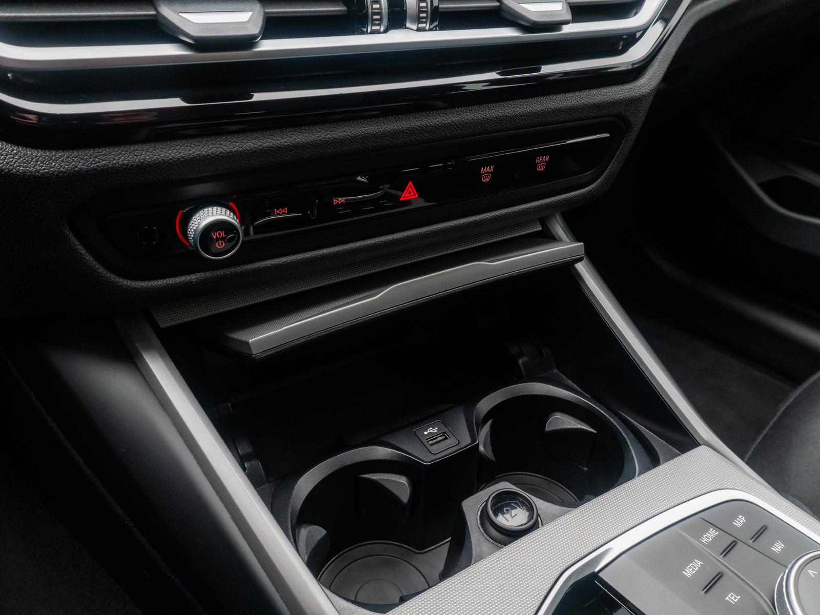 BMW 3 Series i GeschwindigReg DAB Cockpit+ PDC Widscreen, миниатюра 27