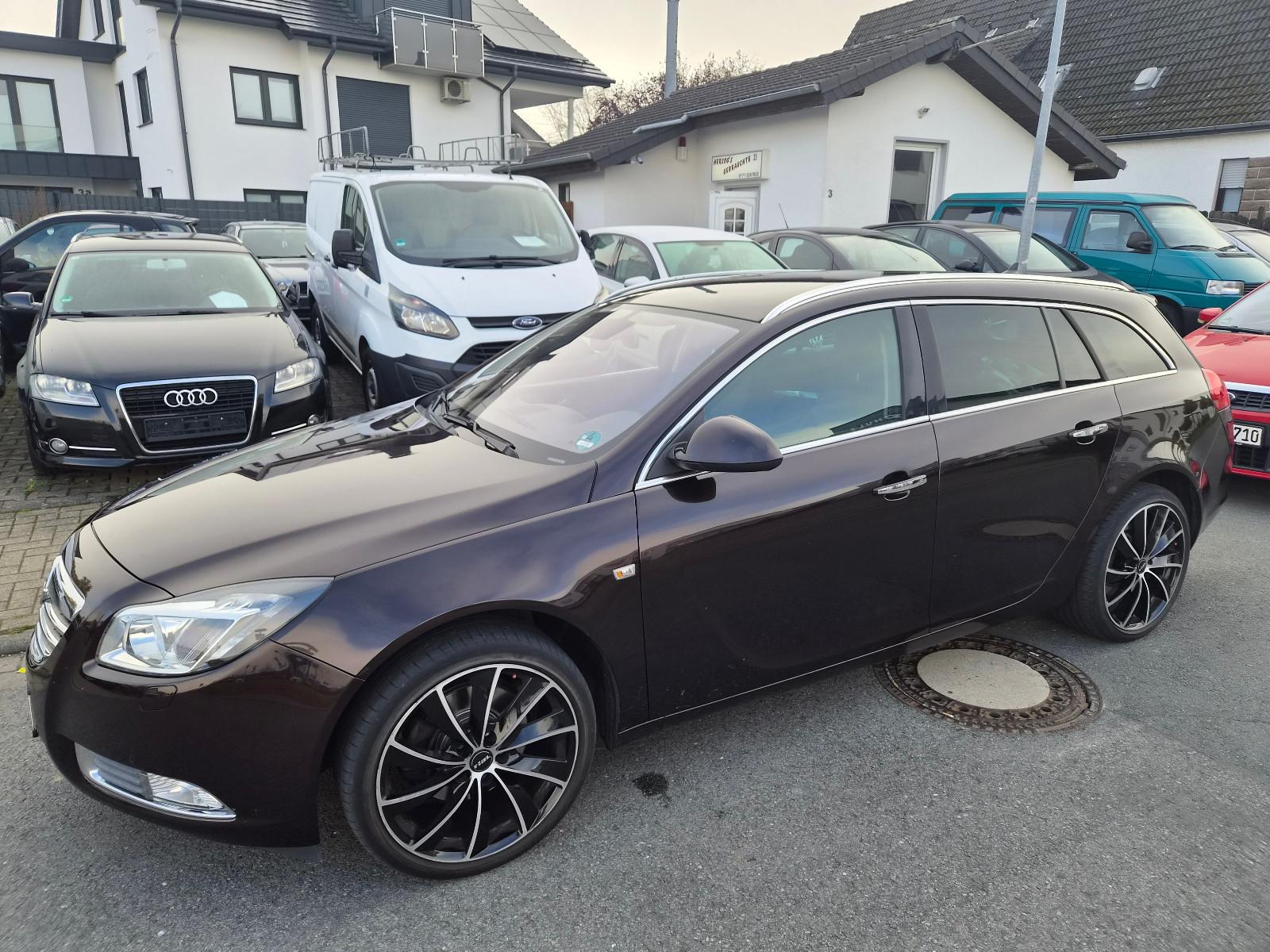 Opel Insignia 2013 — rear view