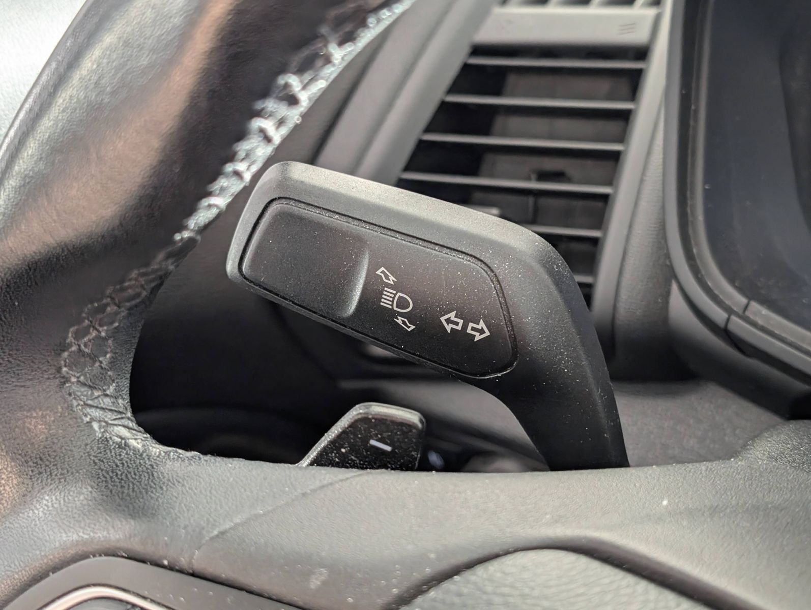 FORD EcoSport  1.0 EcoBoost Titanium Automatik Navi – Bild 32