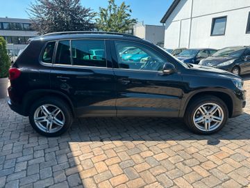 Volkswagen Tiguan - 6