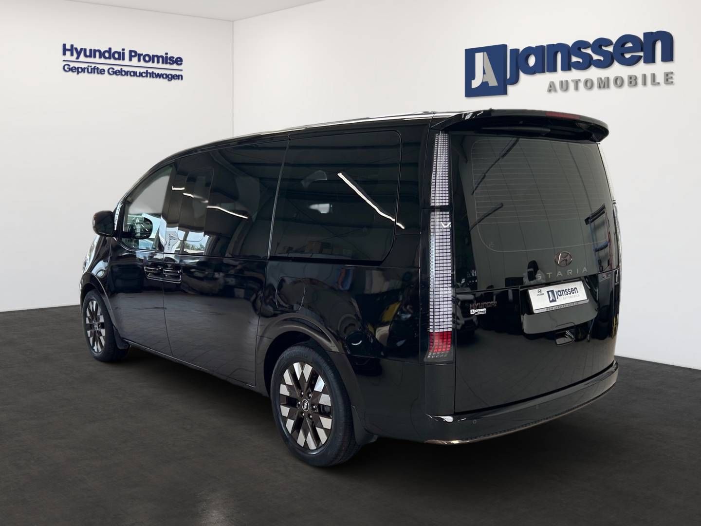 Fahrzeugabbildung Hyundai STARIA 7-Sitzer SIGNATUR/PDC/Navi/Rückfahrkamera