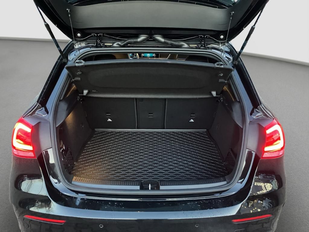 Fahrzeugabbildung Mercedes-Benz A 200 AMG*PSD*LED*KAMERA*NAVI-PREMIUM*AMBIENTE