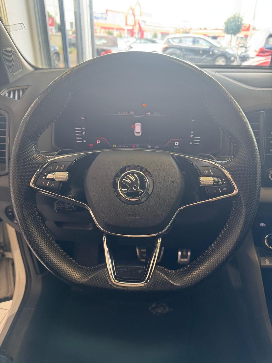 Fahrzeugabbildung SKODA Karoq Sportline 4x4 /1.HAND/NAVI/KLIMA/