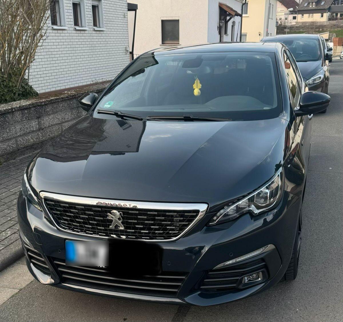 Peugeot e-308