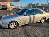Mercedes-Benz Mercedes E200 - gebrauchte Mercedes-Benz E 200 aus dem Jahr 2000