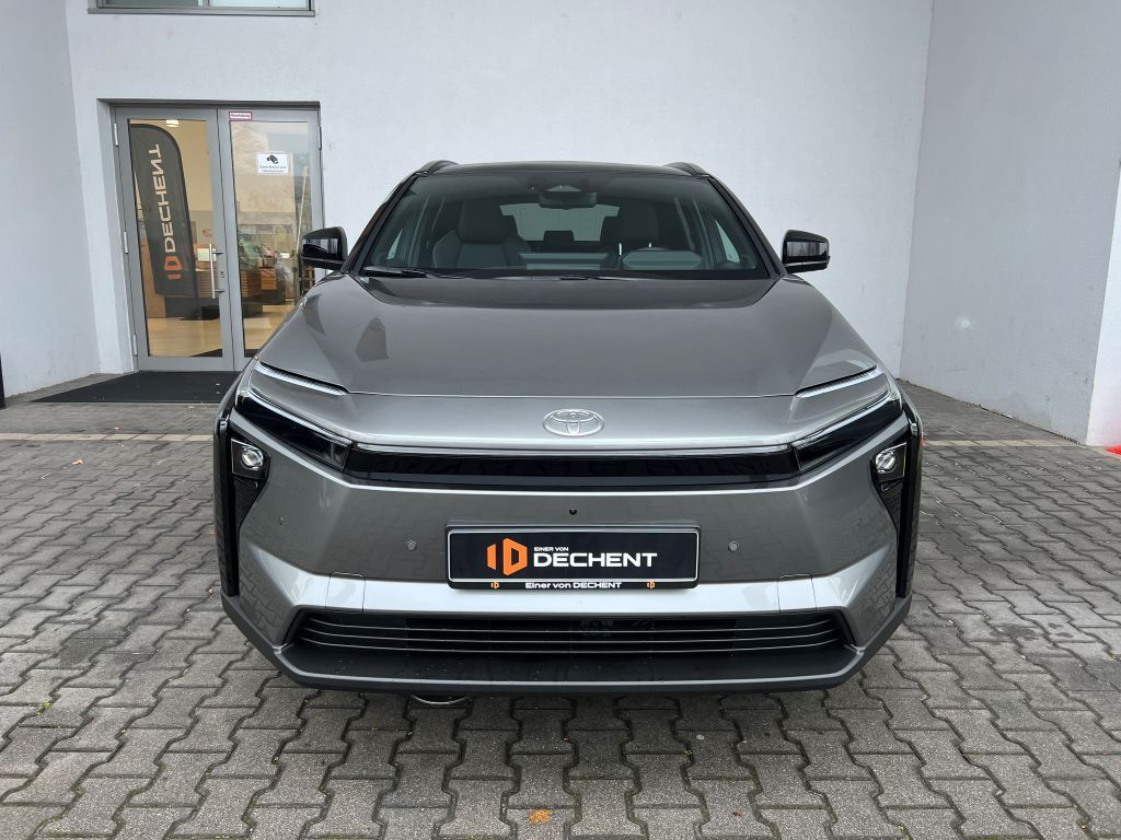Fahrzeugabbildung Toyota bZ4X AWD Lounge 360,KlimaA,LED,Navi,SHZ,SoundSys