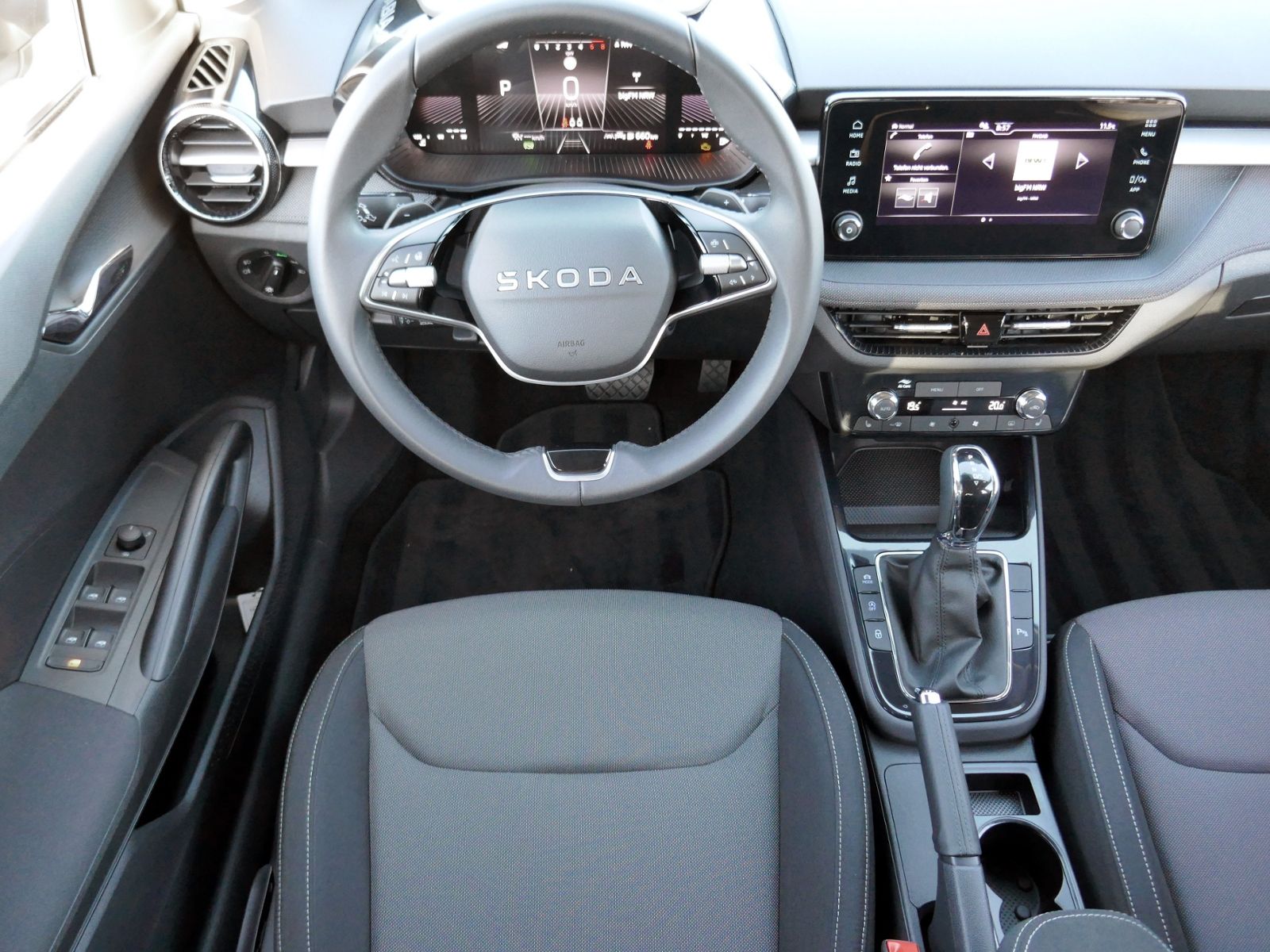 Fahrzeugabbildung SKODA Fabia Selection 1.0 TSI | LED RFK ACC App