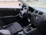 Volkswagen Jetta 2.0 TDI Automatik BMT 1. Hand Scheckheft - Volkswagen Jetta mit Diesel-Antrieb: TDI